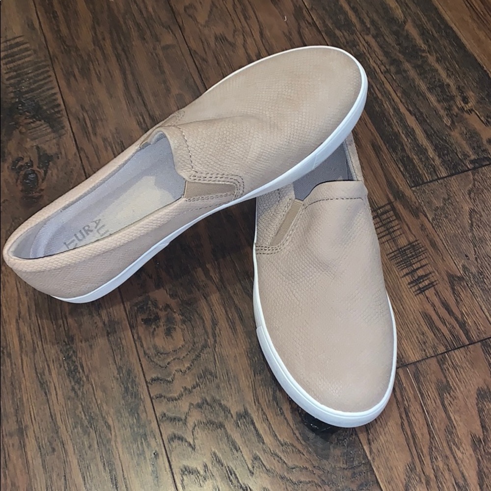 Slip on sneakers